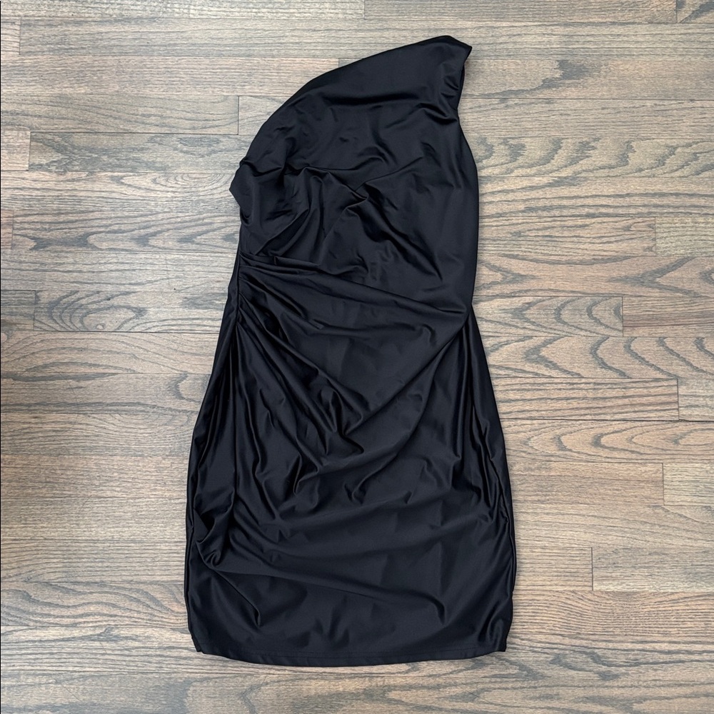Elegant Black One-Shoulder Dress